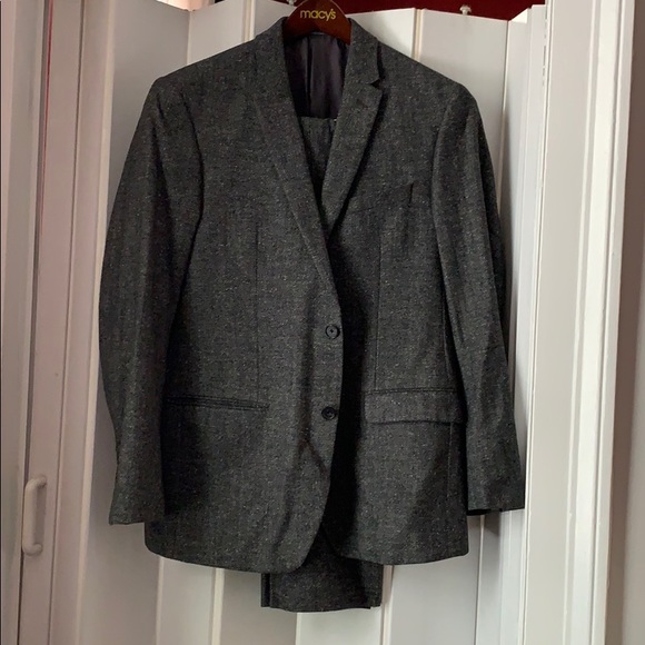 Dkny Other - DKNY 2-piece suit. Great condition size 40R